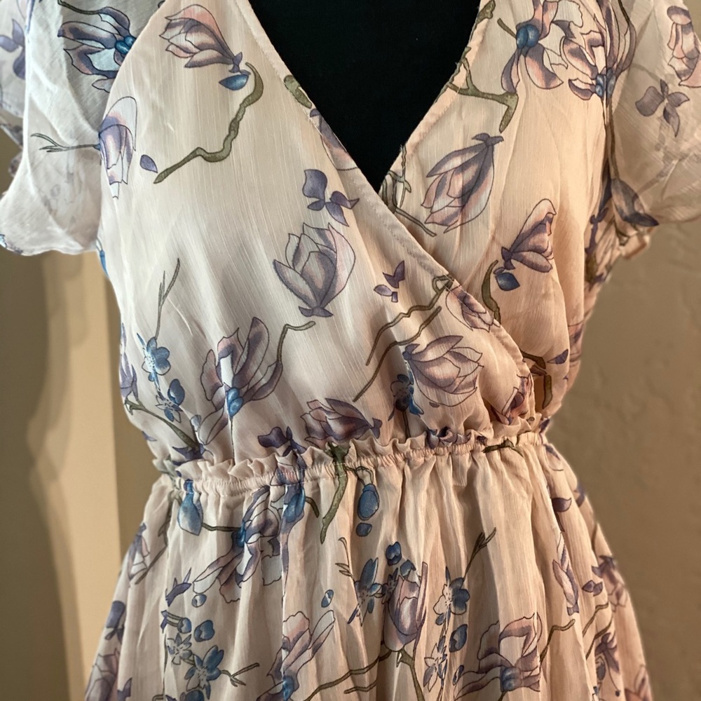 Light pink dress with florals🌸